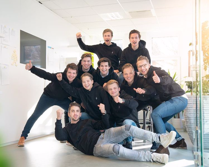 Teamfoto niice kantoor truien Teamfoto niice kantoor truien